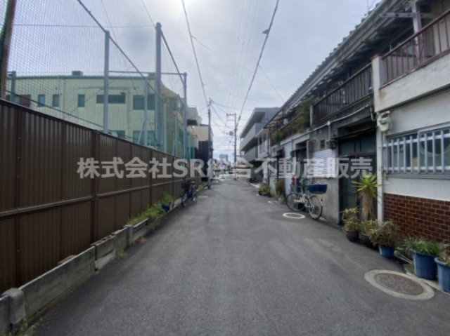 前面道路含む現地写真です