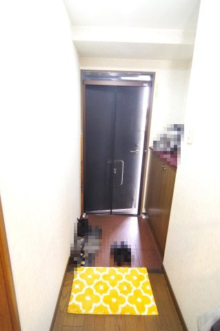 靴の収納も便利な靴箱付き♪