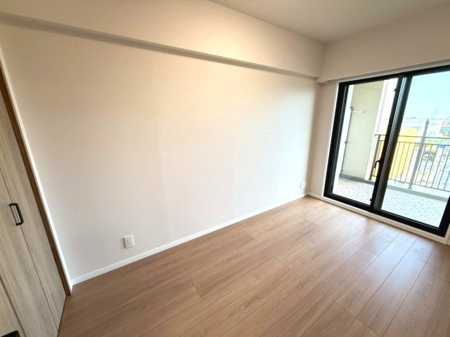 洋室　5.1帖　南向きであたたかいお部屋です。