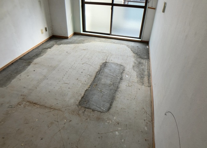 洋室のメリットは重い家具が置きやすく、身の回りが整理しやすいことです。　床がフローリングのため畳とは異なり凹みにくいです。　クローゼットなど収納が豊富で、普段使わない旅行カバンや服の整頓も簡単にです。