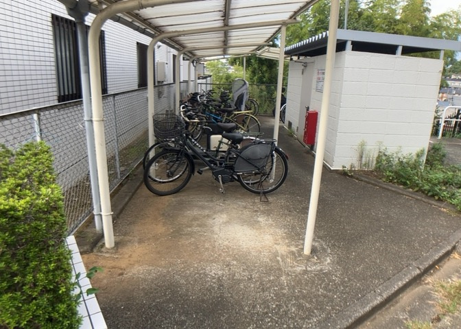 マンションの駐輪場は、事前に空きがあるか確認を取ると安心です。せっかく入居したのに駐輪スペースがない！なんてことになったら大変ですよね。そこで、内見時や購入前にはまず事前に確認しておくと良いでしょう。