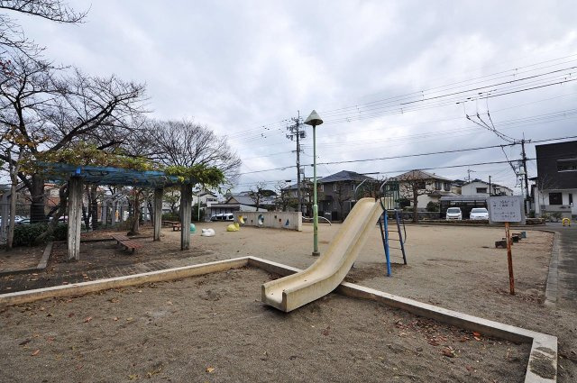 南野田くるまゆり公園(隣接公園)
