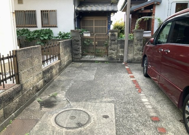 駐車場と明記されていても、最小スペースでつくられた駐車場だと大型車は駐車できなかったり、出入りしにくくなったりする可能性があります。お車のサイズと購入したい物件の駐車場のサイズを現地で確認しましょう。