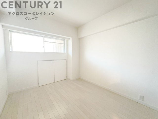 子供部屋…創造性や成長を促す遊びの空間を提供。学習や趣味に集中できる環境を整えます。個別のプライベートスペースは自己表現と自立心を育み、心地よい睡眠環境を整えリラックスできる場所を提供。