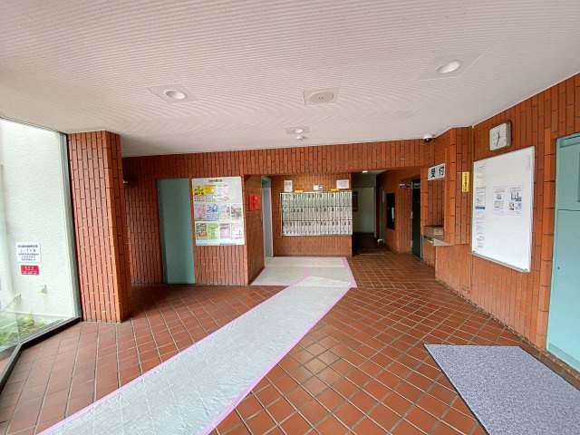 エントランスの中