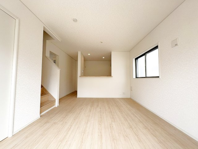 暮らしの中心となるリビングは、ご家族で心地良く過ごせる空間に。