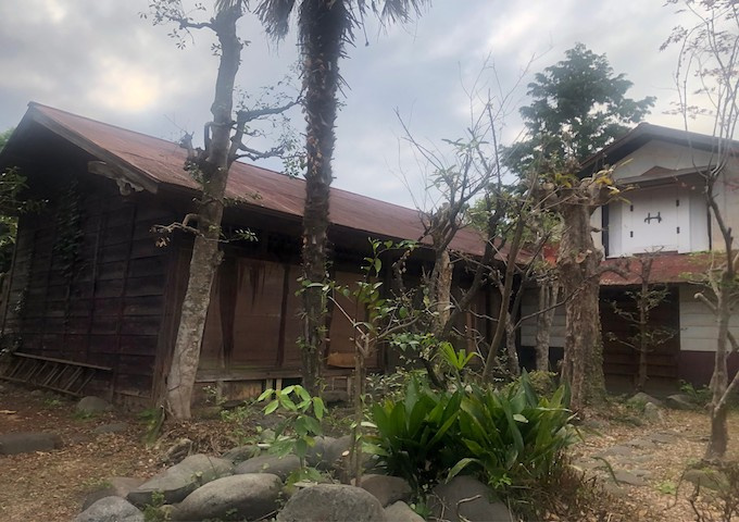 土地を買う際、住む地域の自治体や福祉の補助制度にも注目してみましょう。子供や老人の医療補助やゴミ出しのルールなど、自治体によってルールに大きな違いがあるため、暮らしやすい土地で判断するとよいでしょう。