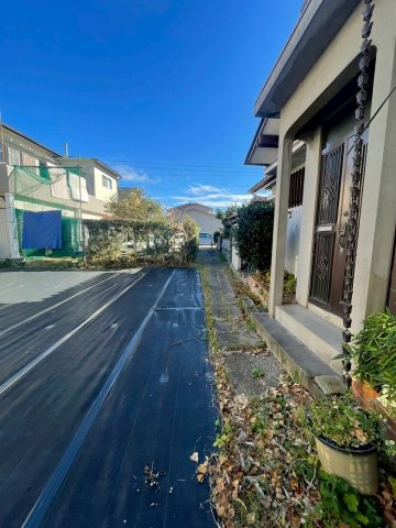 前面道路含む現地写真です