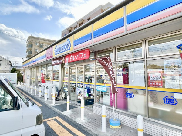 【西城住宅　1号棟の周辺】