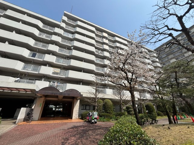 ■時代の流れに惑わされないシックなカラートーンで街並みに溶け込む外観は、主張し過ぎず、また平凡になり過ぎず絶妙なコントラストで輝きを放ちます。