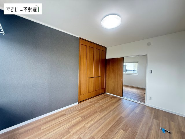 現地(2026年6月撮影)　2階東側6帖洋室