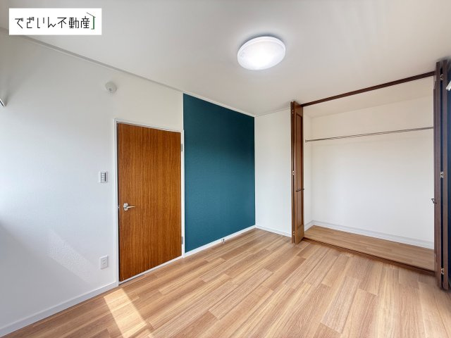 現地(2026年6月撮影)　2階西側6帖洋室