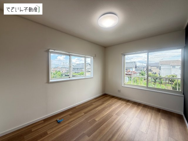 現地(2026年6月撮影)　2階東側6帖洋室