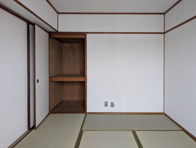 和室？：物入が付いています。
