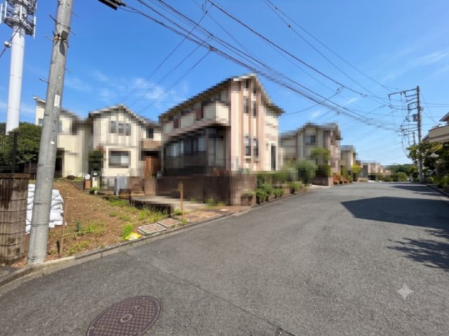 前面道路は広々6メートル超え！