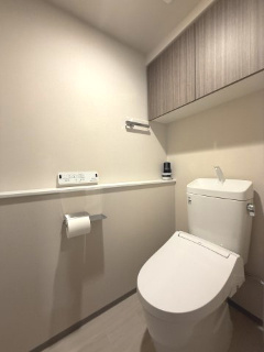 ウォッシュレット付きのお手洗い