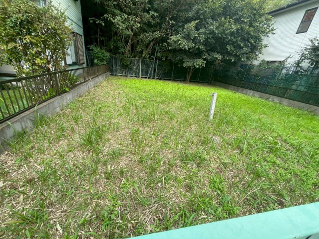 静かな街並みの中で、心やすらぐ新しい生活を。閑静な住宅街が、あなたの暮らしを優しく包み込みます