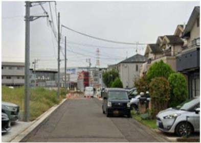 前面道路道路を含む現地写真
