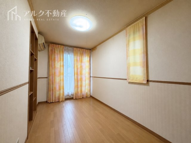 3階西側洋室※AIによる荷物消去加工を行った画像です。