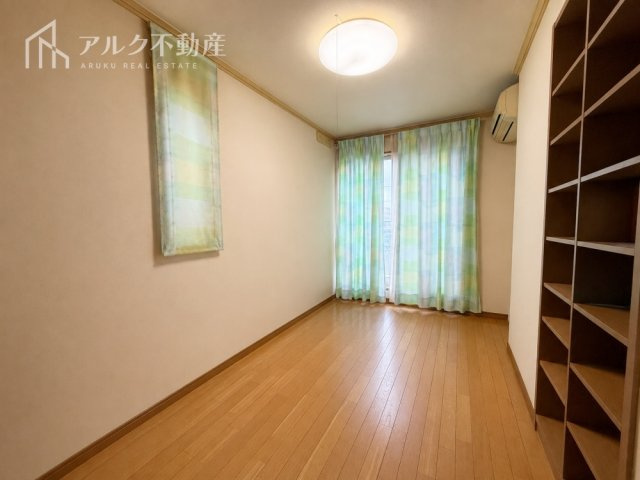3階東側洋室※AIによる荷物消去加工を行った画像です。