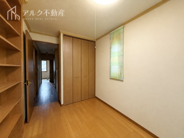 3階東側洋室※AIによる荷物消去加工を行った画像です。