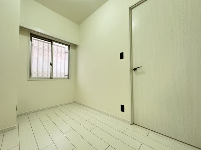 3．2帖のプライベートルームは秘密基地的に書斎やコレクションの部屋にしても◎