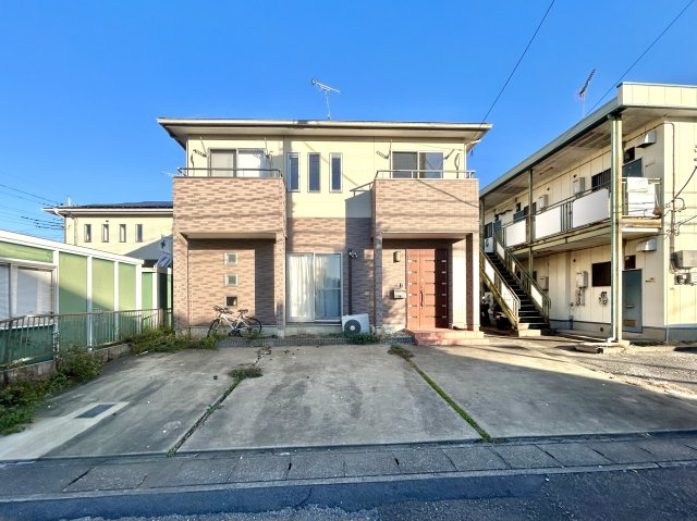 ■外観｜出窓を多くあしらった表情豊かな外観♪