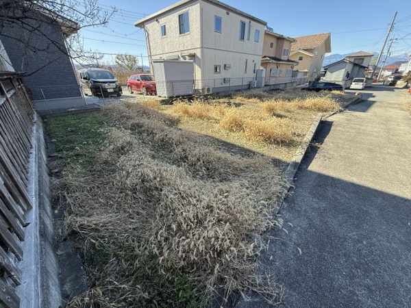 【笛吹市石和町上平井　売地の外観】