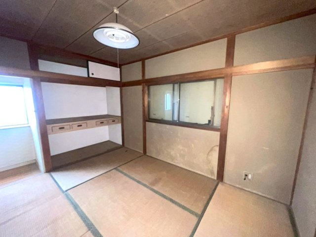 落ち着いた雰囲気の和室付きです