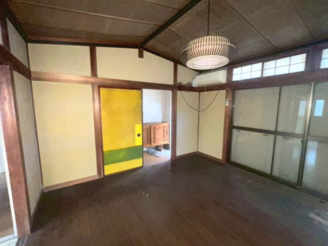 天井が高く開放感のある洋室♪