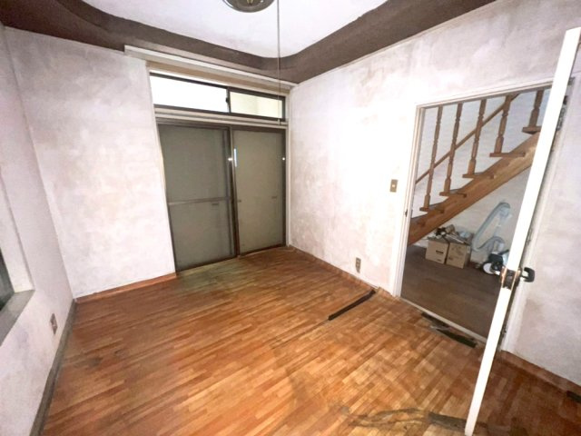 1階の洋室8帖♪リビングとして活用できます♪