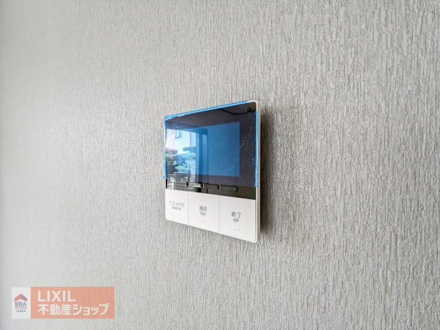 来客の顔が分かるTVモニタドアホン。不在時には、録画もしてくれるのでセキュリティも安心です！しっかりと声も聞こえますので2重で安心ですね！