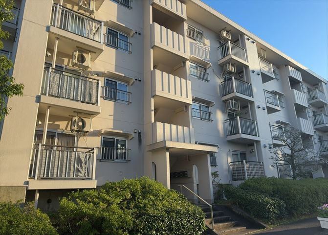 ＳＲＣ造は強度や耐震性の面でもRC造と比べて優れています。そのため、10階建以上の高層または超高層マンションなどの建築にも多く採用されています。柱や梁などのサイズが小さくても高い耐震性を確保できます。