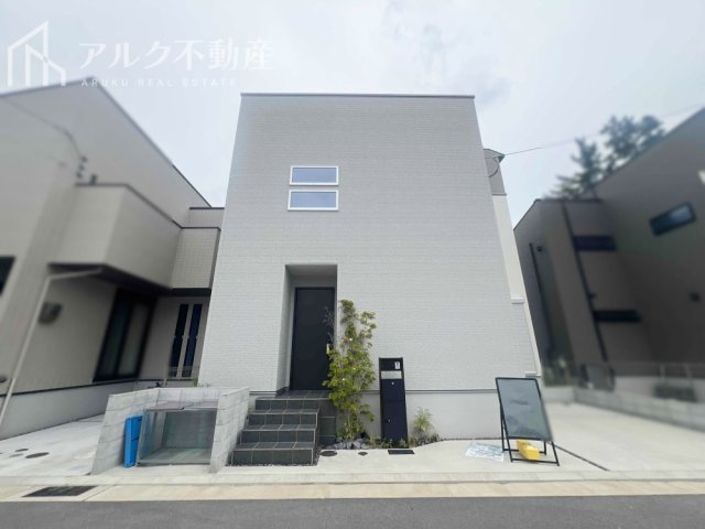 外観：328000657212