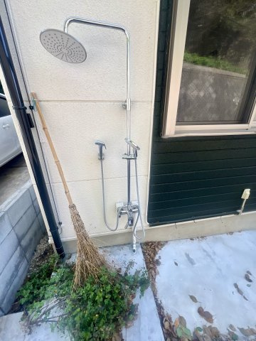 便利な屋外シャワー付き
