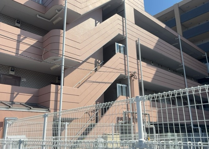 ＳＲＣ造は強度や耐震性の面でもRC造と比べて優れています。そのため、10階建以上の高層または超高層マンションなどの建築にも多く採用されています。柱や梁などのサイズが小さくても高い耐震性を確保できます。