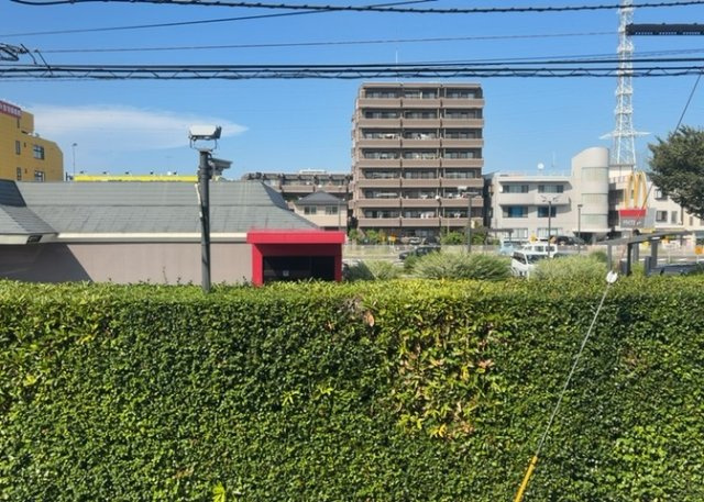 景色重視でお家選ぶをするとスーパーが遠い！学校が遠い！など生活をするうえで利便性で困ることもあります。まず一度現地を見学する際に、周辺の施設などがあるかを確認し、暮らし始めた後のことを想像しましょう。