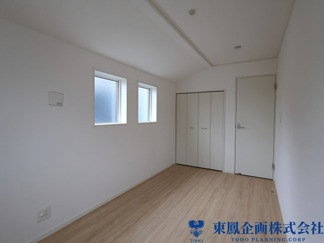 明るく収納にも困らないお部屋