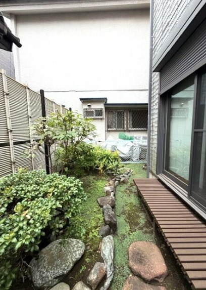 簡単な家庭菜園も楽しめるお庭です