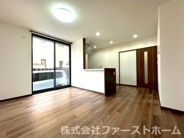 1階LDK　陽当たりが心地の良いリビング空間です