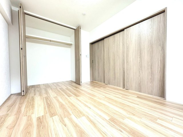 3枚引き戸で間取り変更も自由自在！クローゼット付6帖洋室とLDKを繋げて広く使えます。