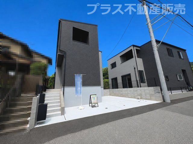 現地写真。プラス不動産販売なら、現場の全ての棟をまとめてご見学頂けます。