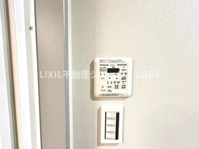 雨の日や湿気の多い梅雨時期など、洗濯物が乾き難い時期に重宝する浴室換気乾燥機。