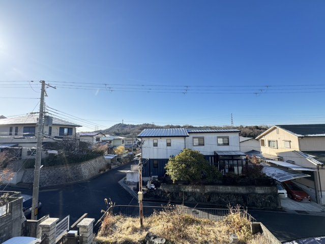 見晴らしの良い眺望が魅力のお部屋。開放感を感じながら、ゆったりとした時間をお過ごしいただけます。