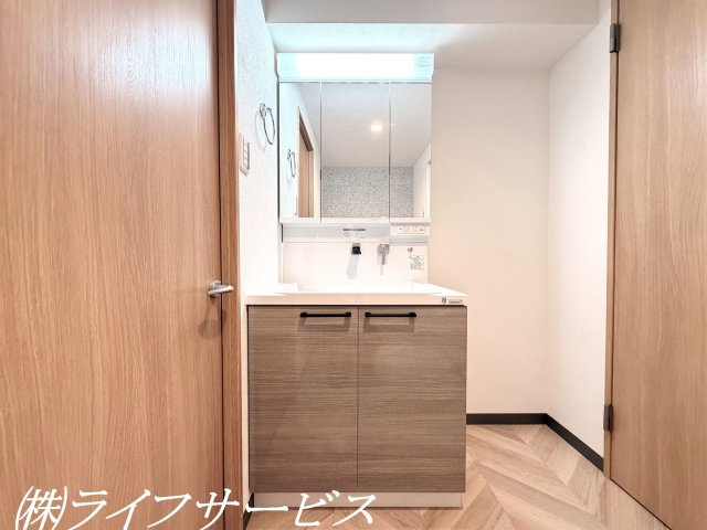 三面鏡付洗面化粧台新調