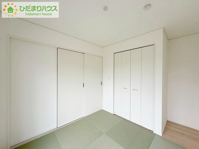 扉を閉じれば来客用のお部屋として。開いて広い空間を作れば、お子様の遊び部屋として使えます！