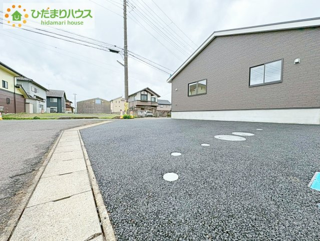 マイホームなら駐車場代がかかりません。しかも、自宅の駐車場で洗車ができます！今までコイン洗車に行っていた手間も省けて、節約にもつながります(^^♪