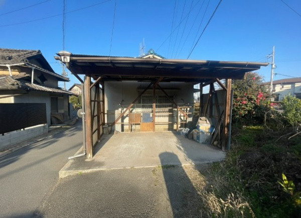 【草戸町　土地建物の駐車場】