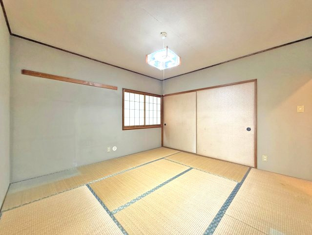 リビング隣接で使い勝手の良い和室