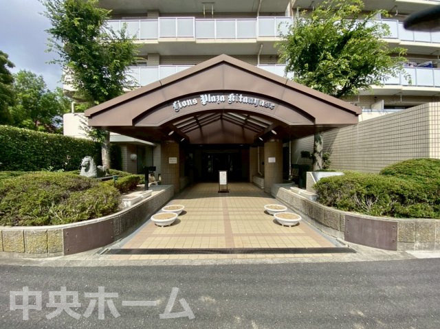 【エントランス】マンションのエントランスは、その物件の印象を決める、顔とも言える場所です。毎日通る場所ですからきれいなのが一番です。